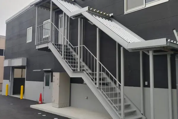 鉄骨階段屋根 ﾙｰﾌﾃﾞｯｷ取付工事 Y(岐阜県不破郡垂井町) | 岐阜の